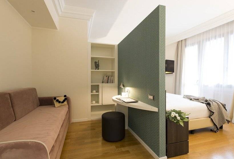 Junior Suite, Elizabeth Lifestyle