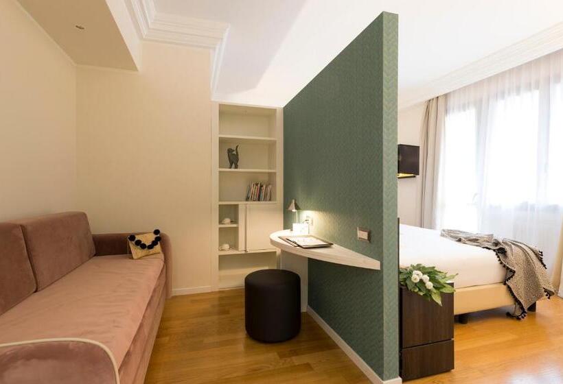 Junior Suite, Elizabeth Lifestyle