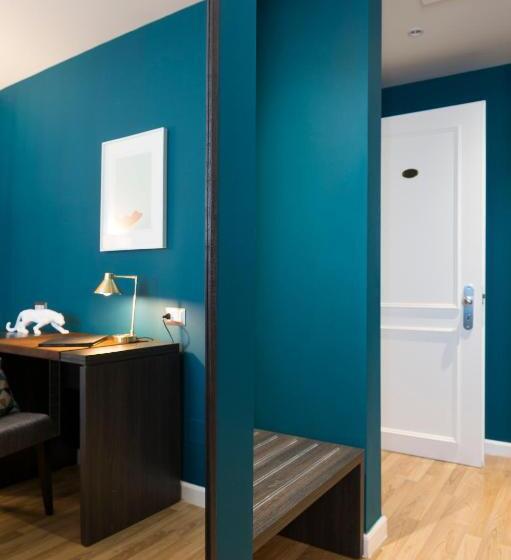 Junior Suite, Elizabeth Lifestyle