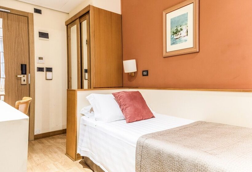 اتاق استاندارد یک نفره, Giolli Nazionale