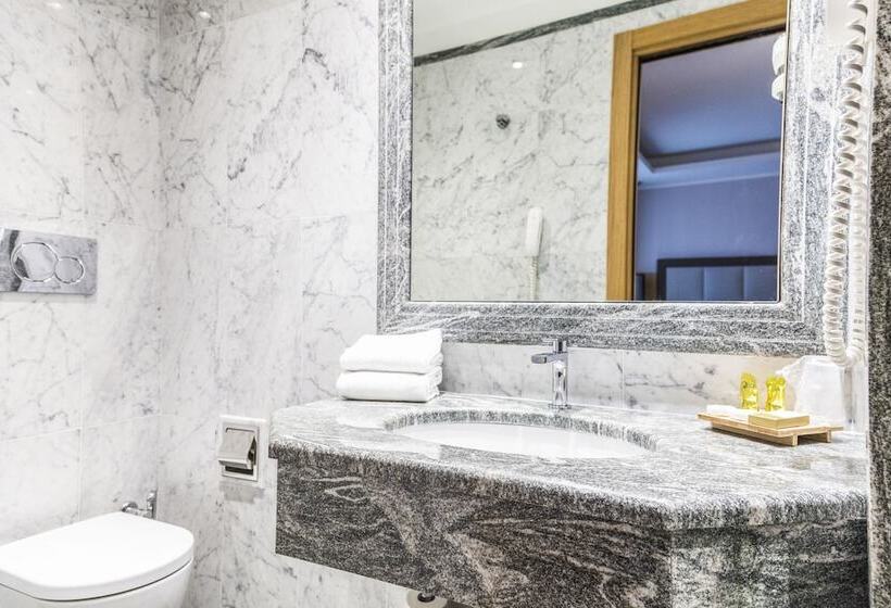 اتاق استاندارد سه نفره, Giolli Nazionale