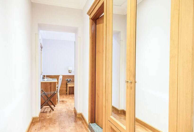 اتاق استاندارد سه نفره, Giolli Nazionale