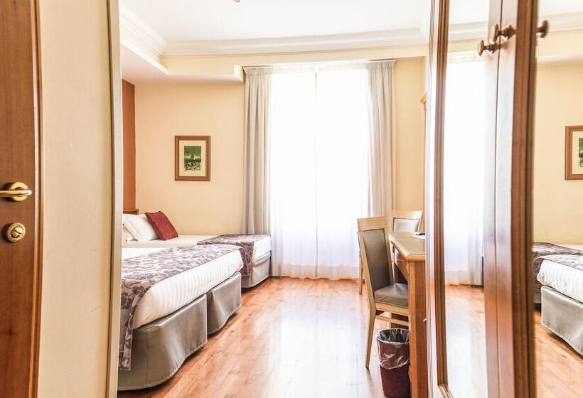 اتاق لوکس با چشمانداز شهر, Giolli Nazionale