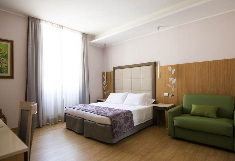 اتاق استاندارد سه نفره, Giolli Nazionale