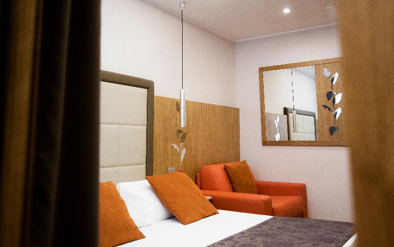 اتاق استاندارد سه نفره, Giolli Nazionale