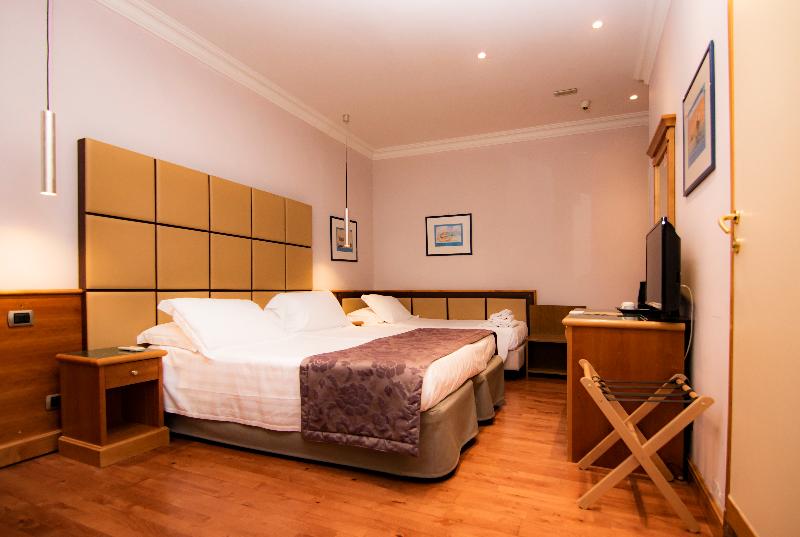 اتاق استاندارد سه نفره, Giolli Nazionale