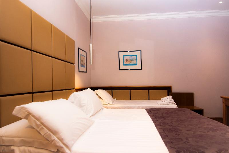 اتاق استاندارد سه نفره, Giolli Nazionale