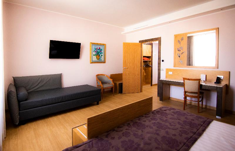 اتاق استاندارد چهار تخته, Giolli Nazionale