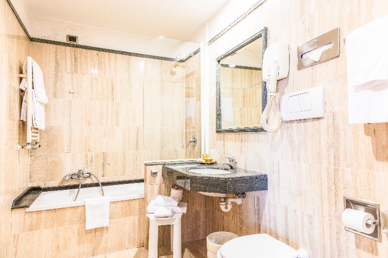 اتاق استاندارد چهار تخته, Giolli Nazionale