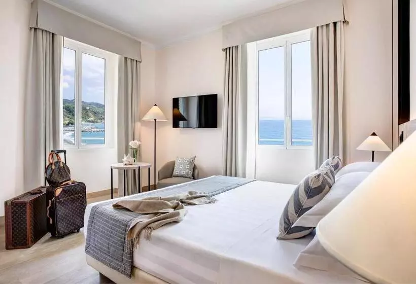اتاق سوپریور با چشمانداز دریا, Grand Hotel Arenzano