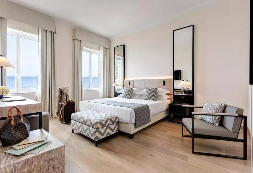 اتاق سوپریور با چشمانداز دریا, Grand Hotel Arenzano