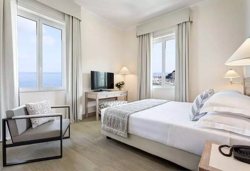 اتاق سوپریور با چشمانداز دریا, Grand Hotel Arenzano