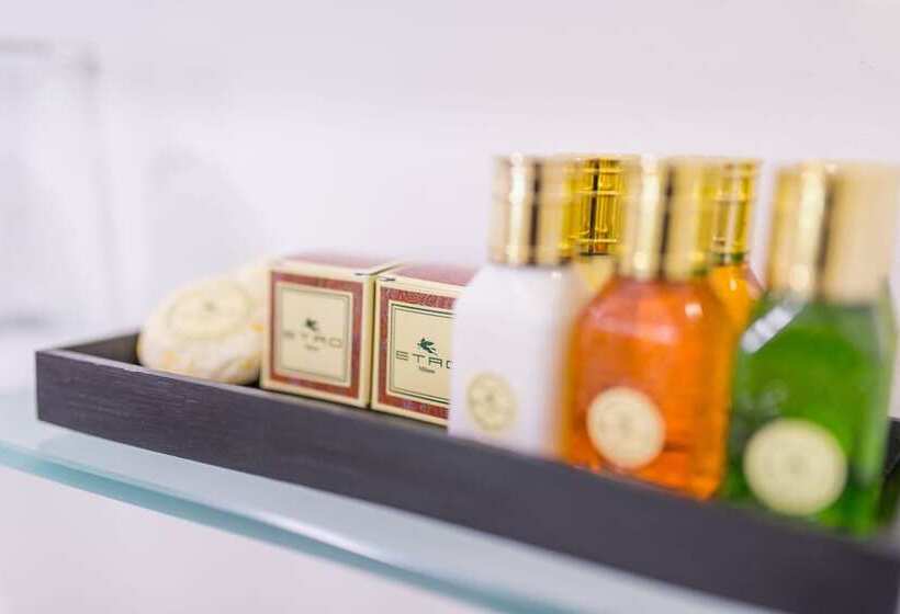 バルコニーつきオーシャンビュースーペリアルーム, Grand Hotel Miramare