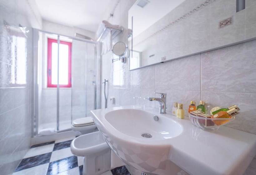 Классический Номер Вид на Море, Grand Hotel Miramare