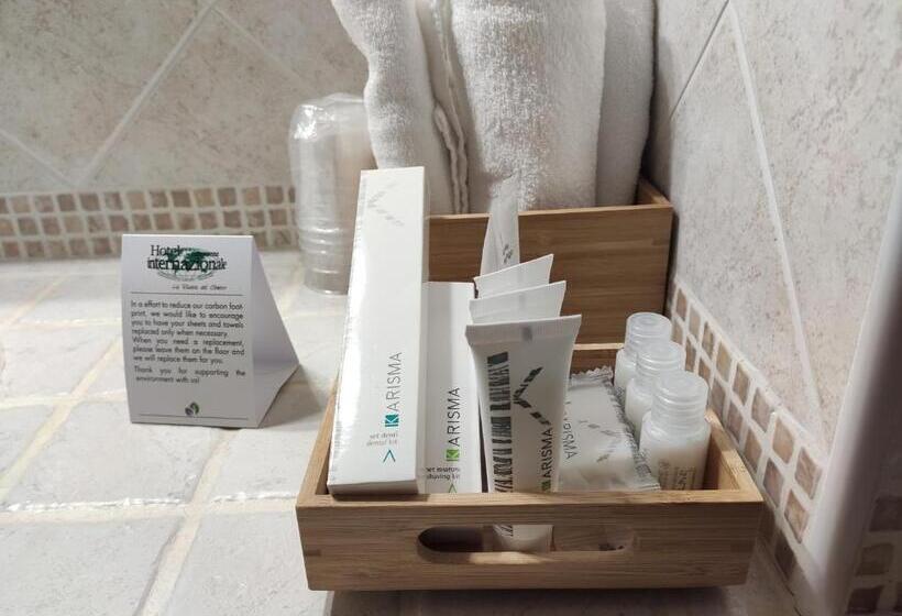 Chambre Supérieure, Internazionale