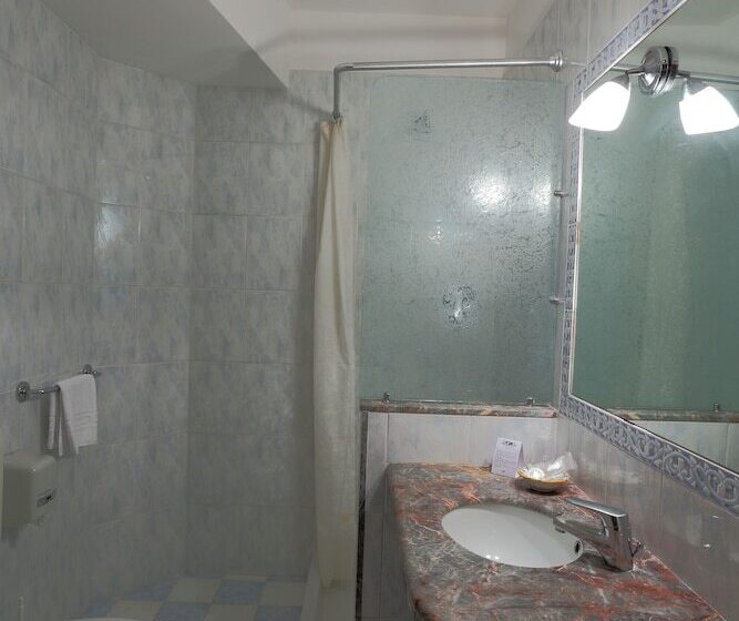 Chambre Standard, Internazionale