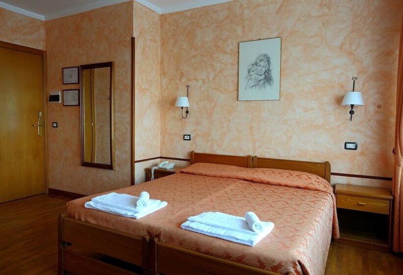 Chambre Standard, Internazionale