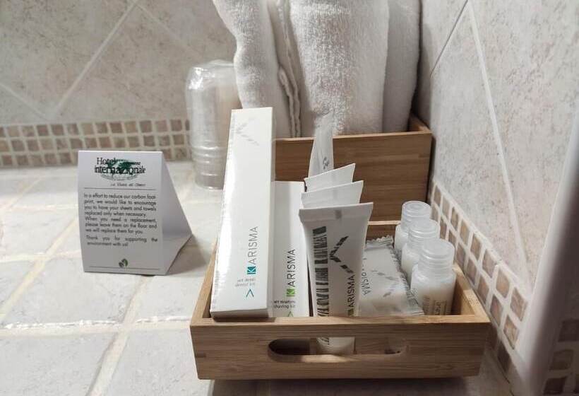 Chambre Supérieure, Internazionale