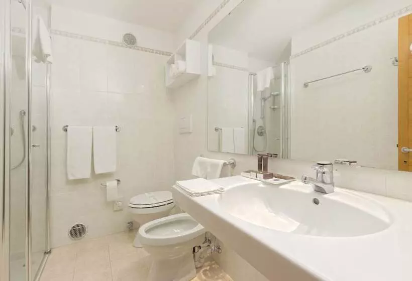 اتاق استاندارد چهار تخته, Style Hotel Grifone