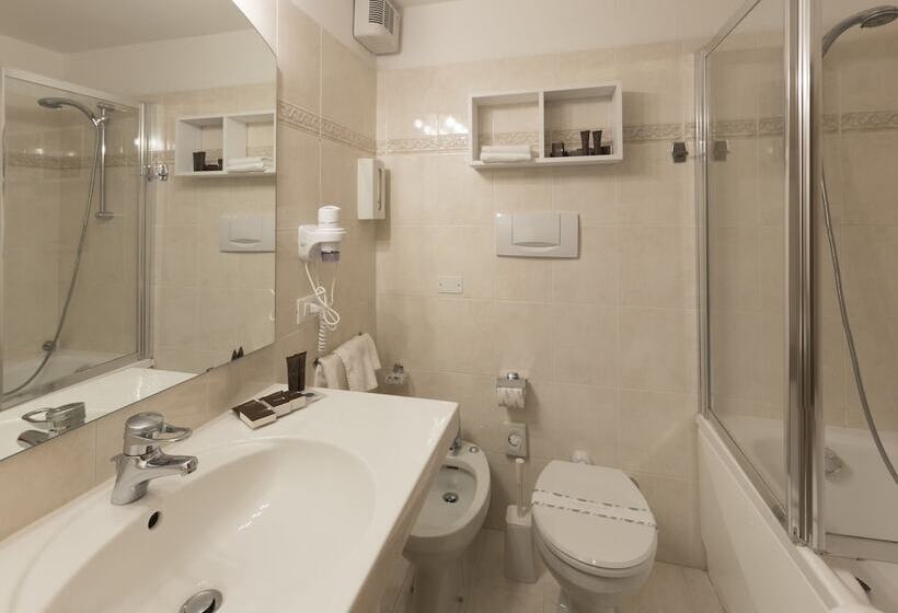 4인용 스탠다드 룸, Style Hotel Grifone