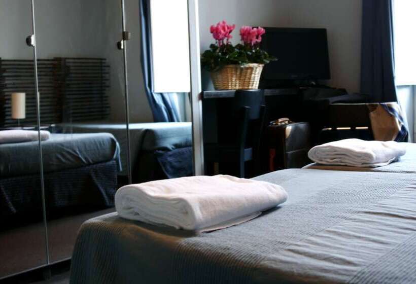 חדר סטנדרט לשלושה, Terminal