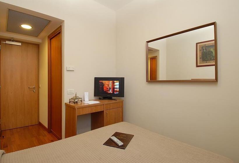 חדר אקונומי, Terminal