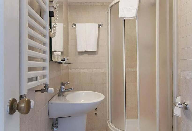 חדר אקונומי, Terminal