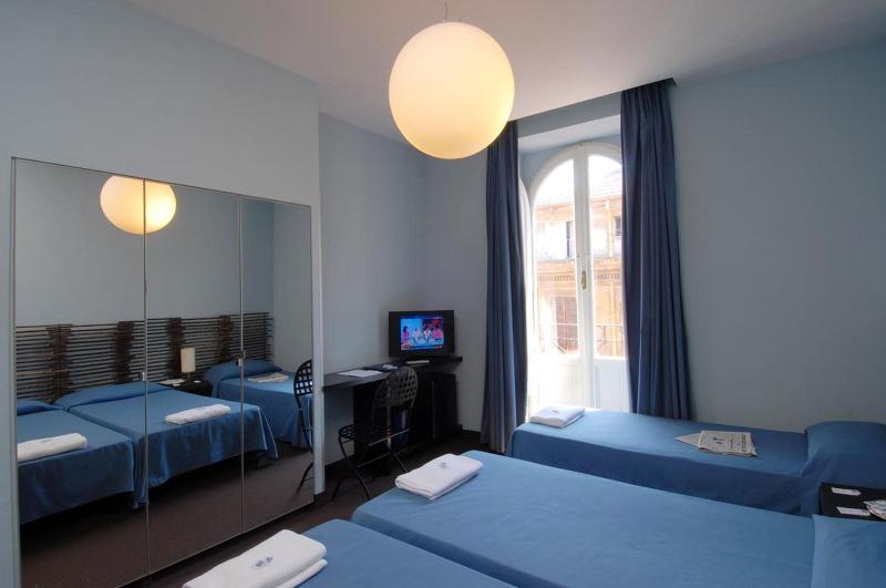 חדר סטנדרט לשלושה, Terminal