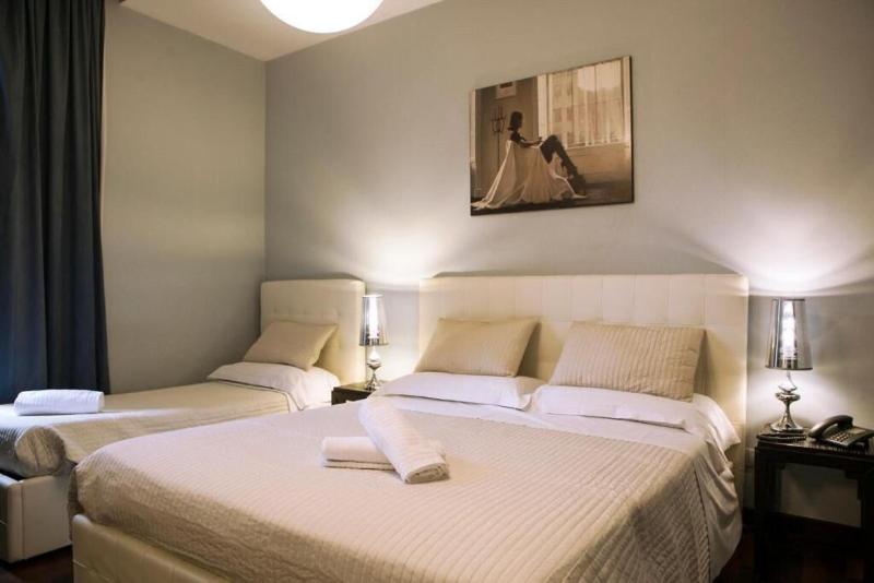 חדר סטנדרט לשלושה, Terminal