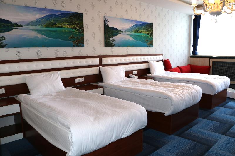 اتاق استاندارد سه نفره, Business Grand