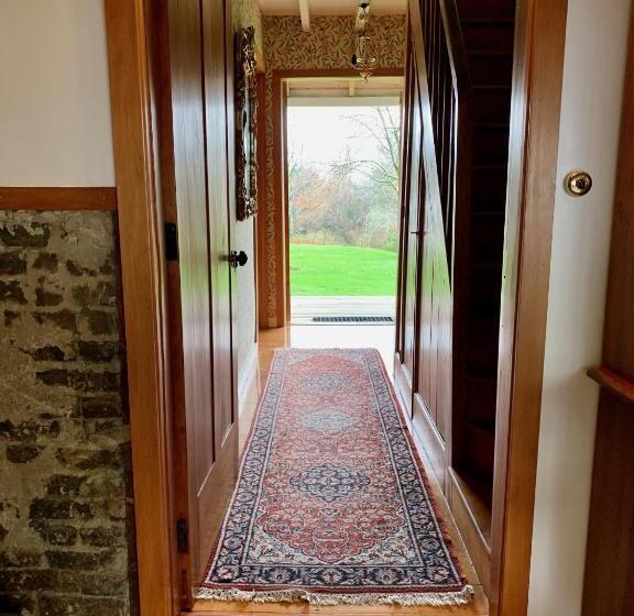 오두막, Mill Cottage