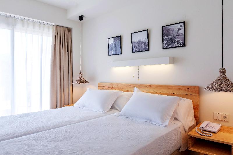 Номер Стандарт Трехместный, Montresor Hotel Tower