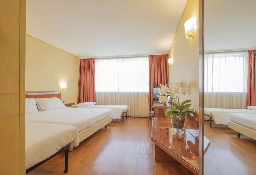 スタンダード４人部屋, Montresor Hotel Tower