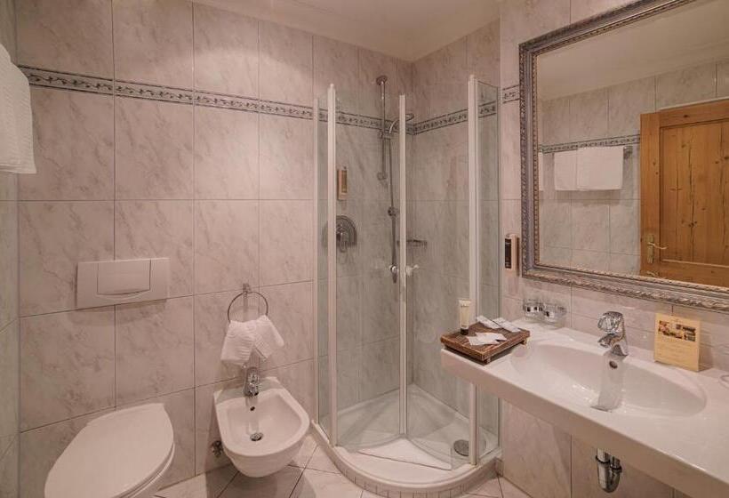 컴포트 룸, Montis   Schönblick