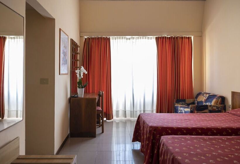 스탠다드 트리플 룸, Villa Margherita