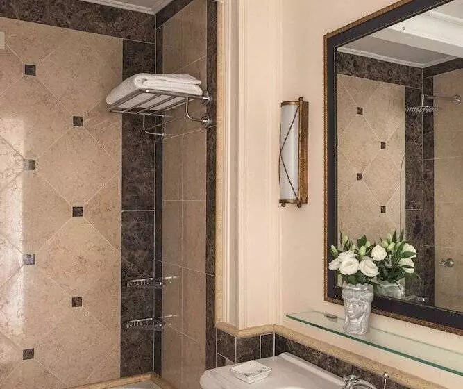 Deluxe Suite Sea View, Villa Sant Andrea, A Belmond Hotel, Taormina Mare