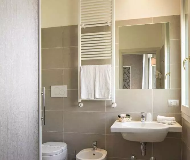 اتاق استاندارد, Nuovo Hotel Del Porto