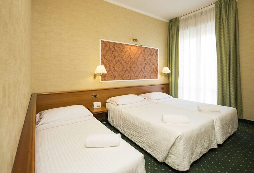 اتاق استاندارد سه نفره, Nuovo Hotel Del Porto