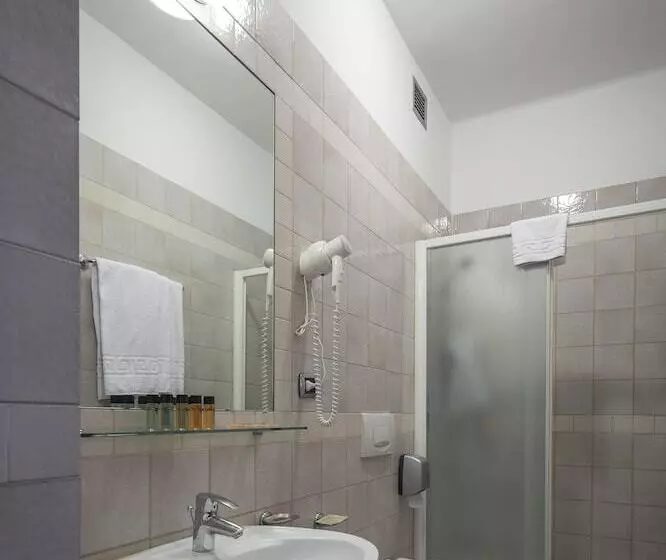 اتاق استاندارد چهار تخته, Nuovo Hotel Del Porto