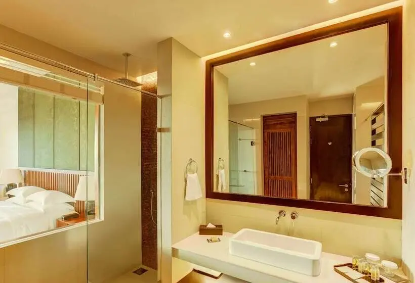 اتاق لوکس با چشمانداز باغ, Doubletree By Hilton Weerawila Rajawarna Resort