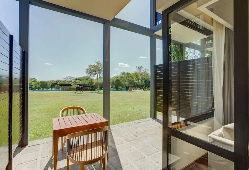 اتاق لوکس با چشمانداز باغ, Doubletree By Hilton Weerawila Rajawarna Resort