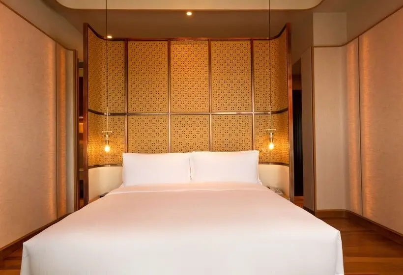 سوییت لوکس, Doubletree By Hilton Weerawila Rajawarna Resort