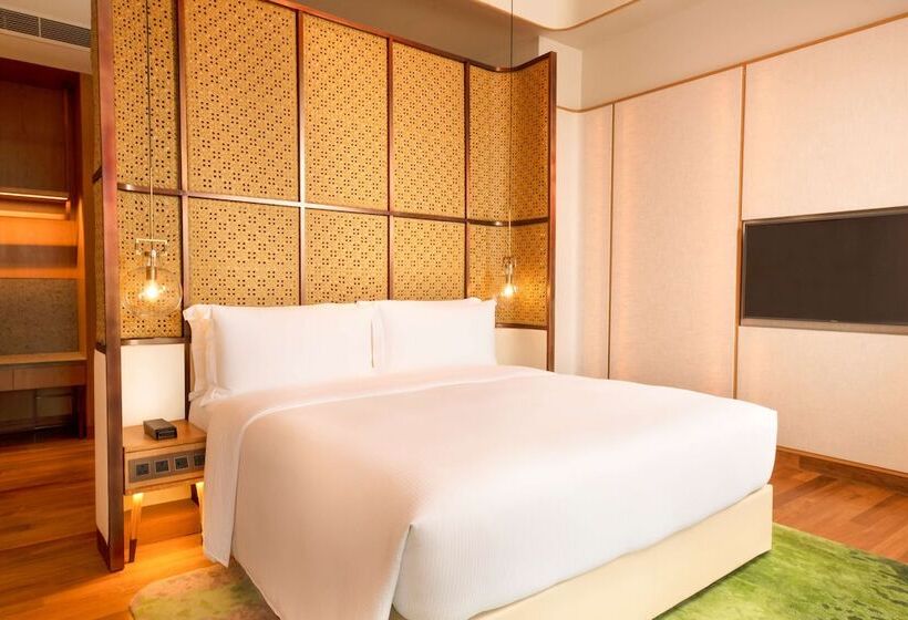 سوییت لوکس, Doubletree By Hilton Weerawila Rajawarna Resort