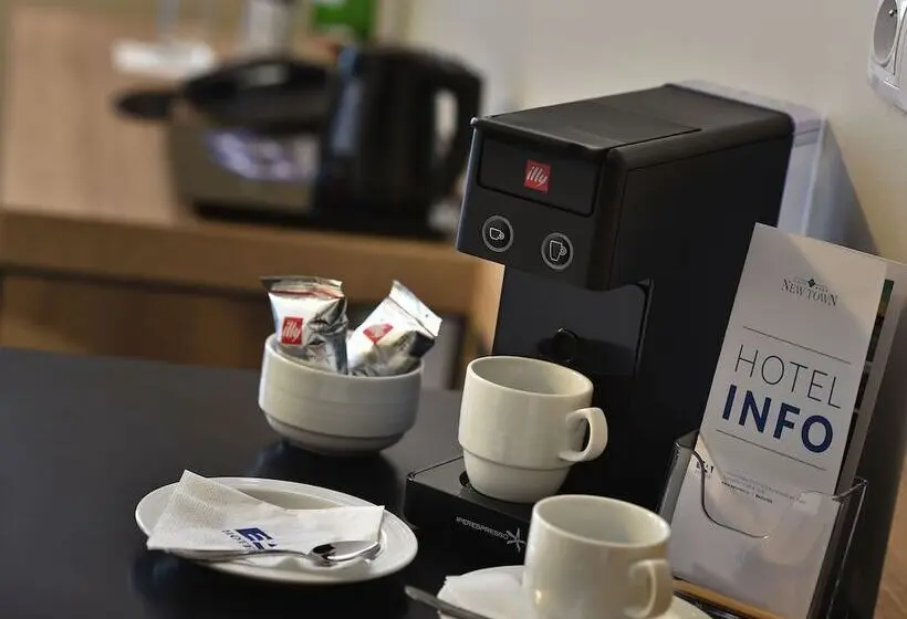 Standard Yhden Hengen Huone Parveke, Ea Hotel New Town