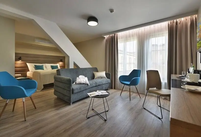 Juniorsviitti, Ea Hotel New Town