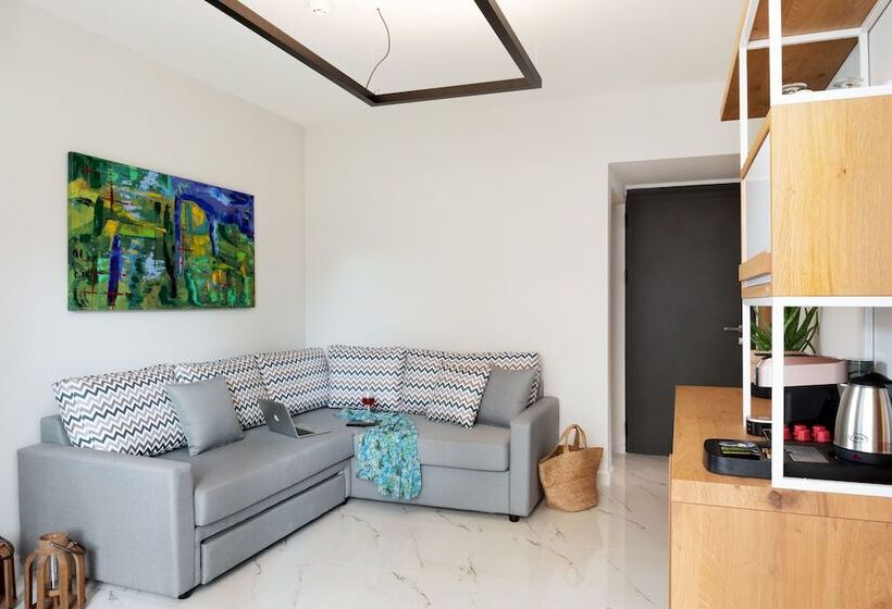 סוויטה משפחתית, Sea Level Hotel   Adults Only 16 Plus