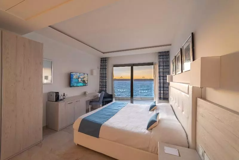 オーシャンビューデラックスルーム, Ramla Bay Resort