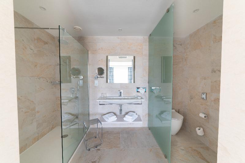 اتاق اکونومی, Ramla Bay Resort