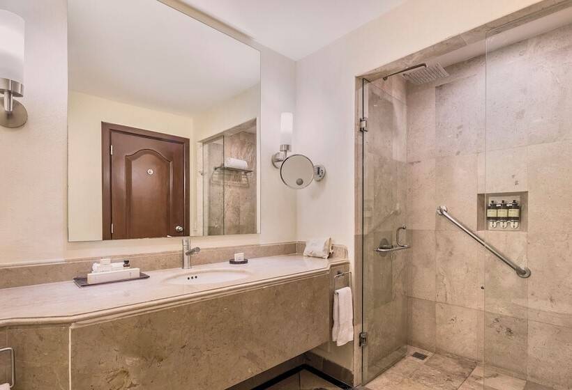 غرفة كلوب سرير كينج, Fiesta Americana Merida