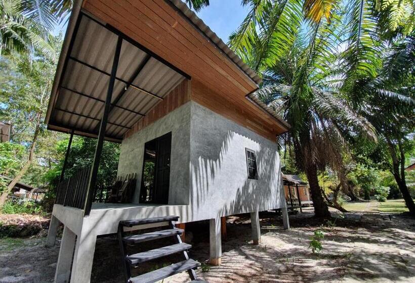 בונגלו משפחתי, Vijit Bungalow